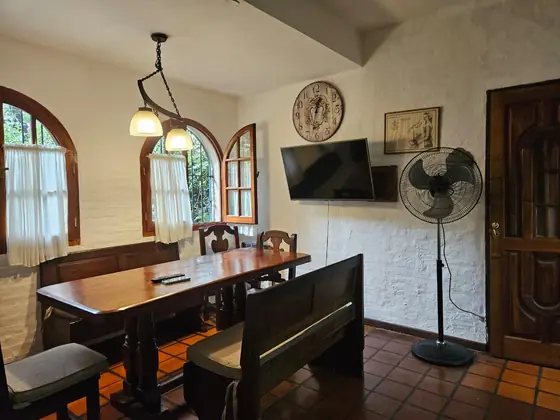 Casa con jardín y pileta, a 3 cuadras del centro, foto 7
