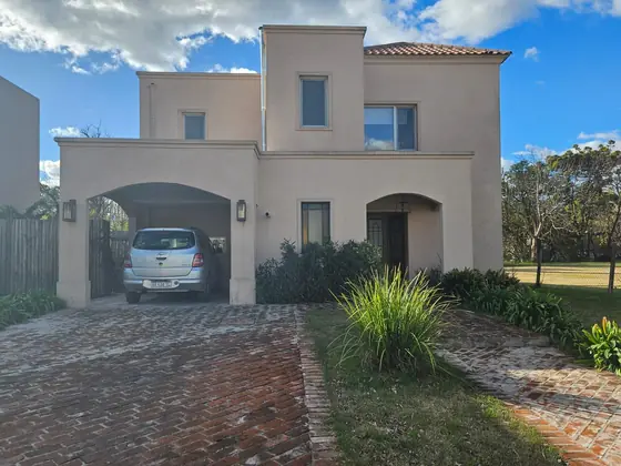 Casa en Bella Vista Chico, a metros de Regatas, foto 1